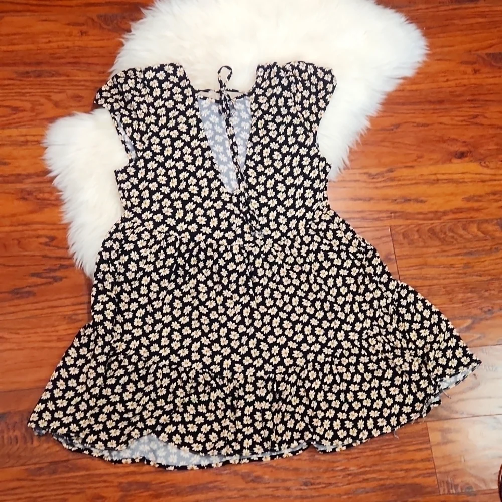 American Eagle Outfitters Micro Floral Daisy Tiered Babydoll Dress - Picture 4 of 4